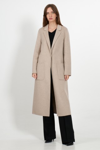 COAT WITH ONE BUTTON
